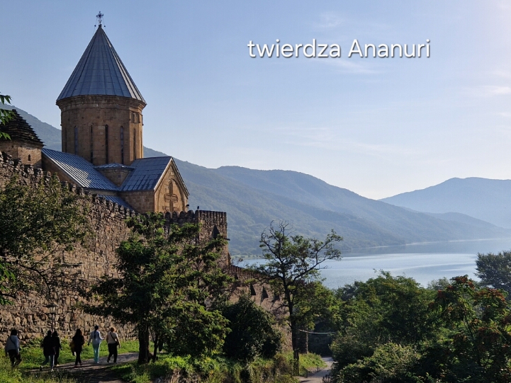 11-Ananuri twierdza